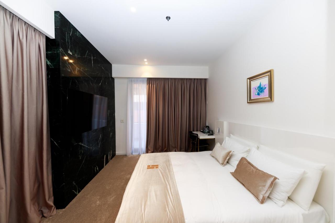 Habitat Hotel Tirana Exterior photo