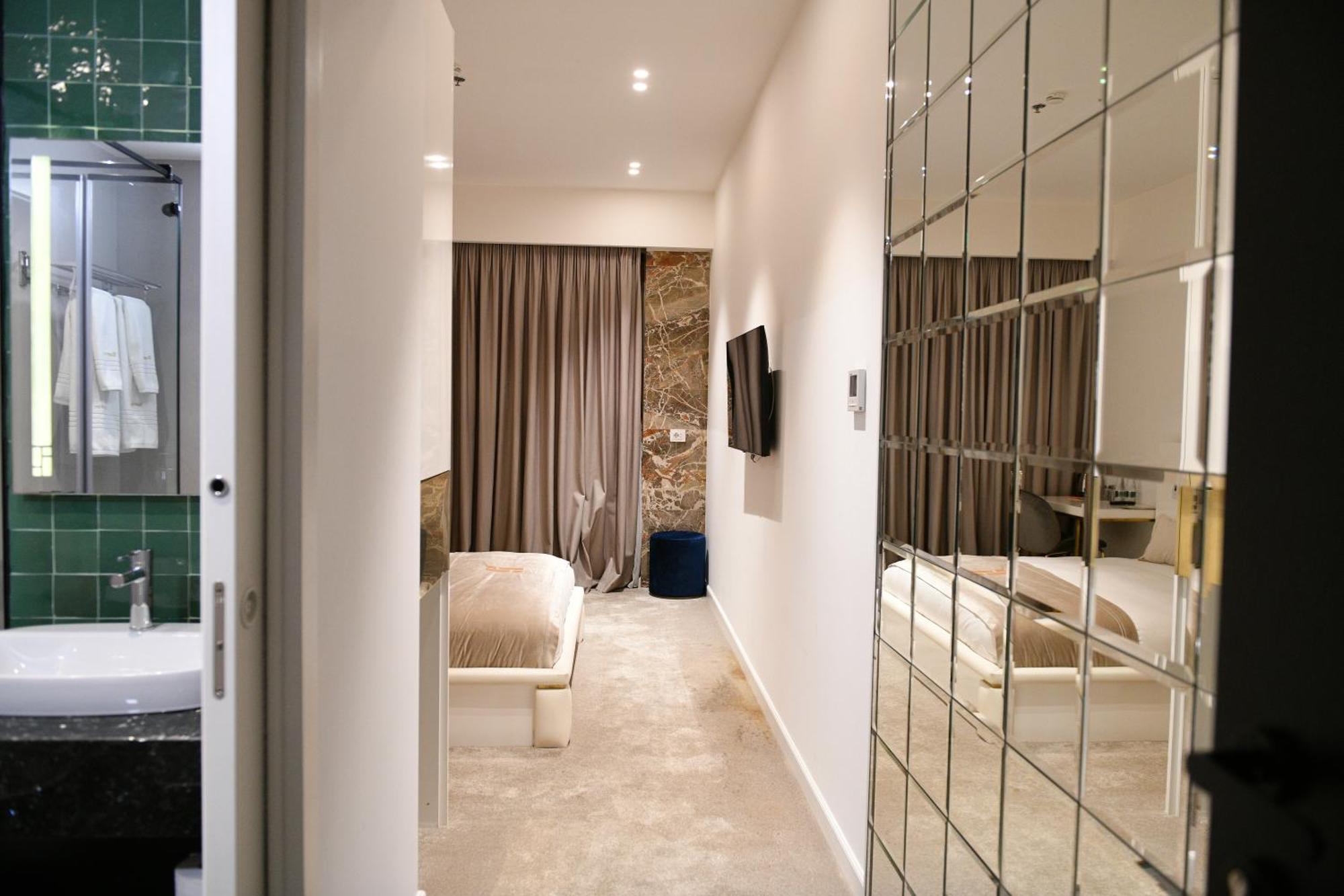 Habitat Hotel Tirana Exterior photo